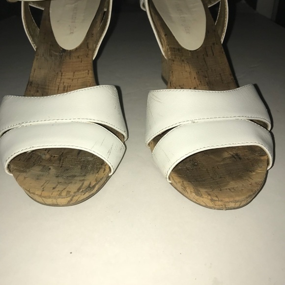 AK Anne Klein Iflex Cork Heel White Slingback Shoe - Picture 6 of 7